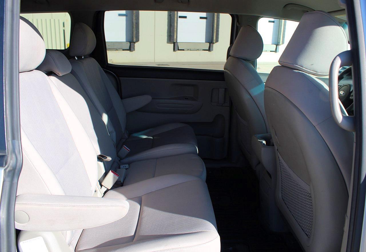2020 Kia Sedona Lx - Image 6