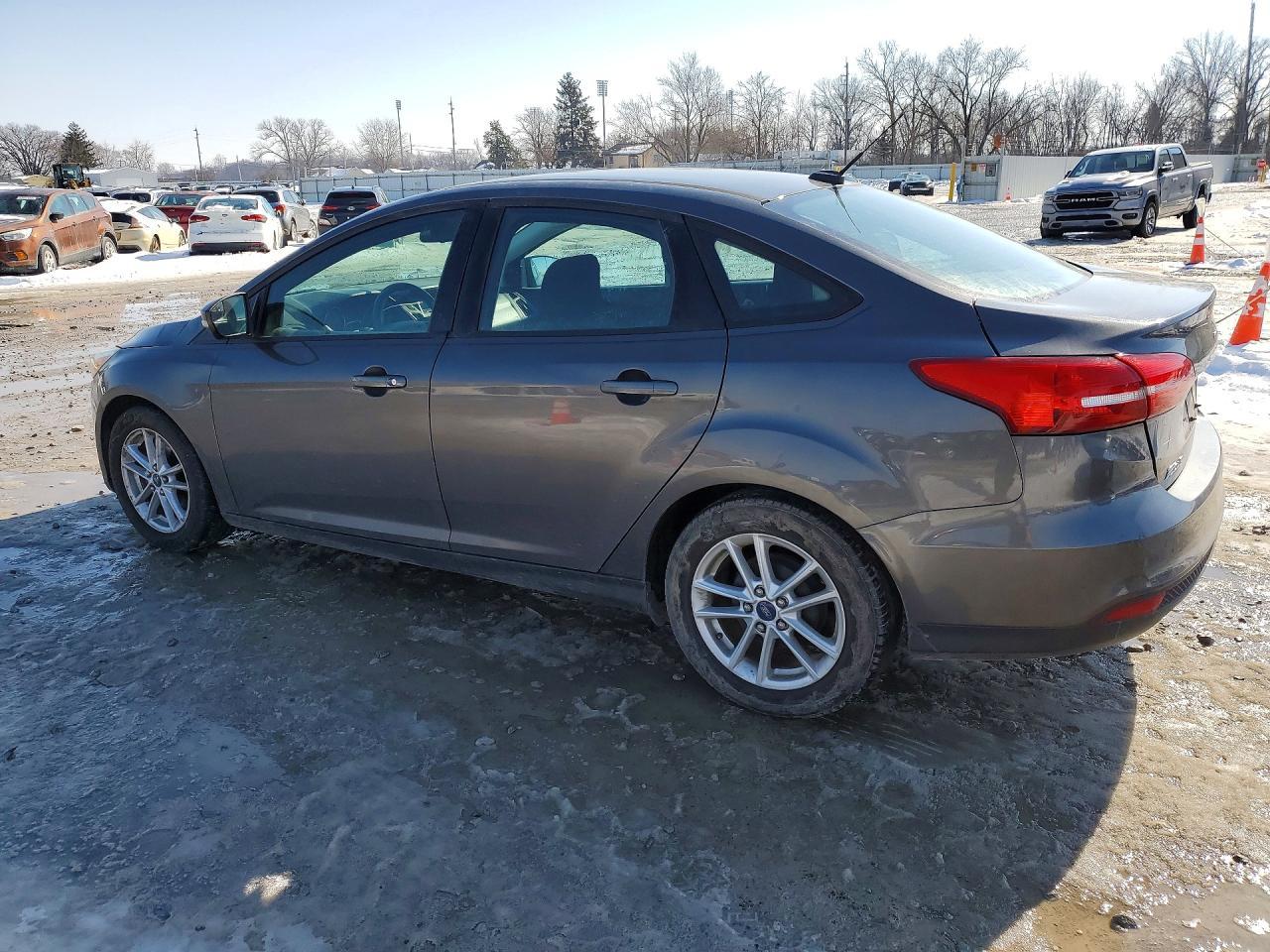 2015 Ford Focus Se - Image 2