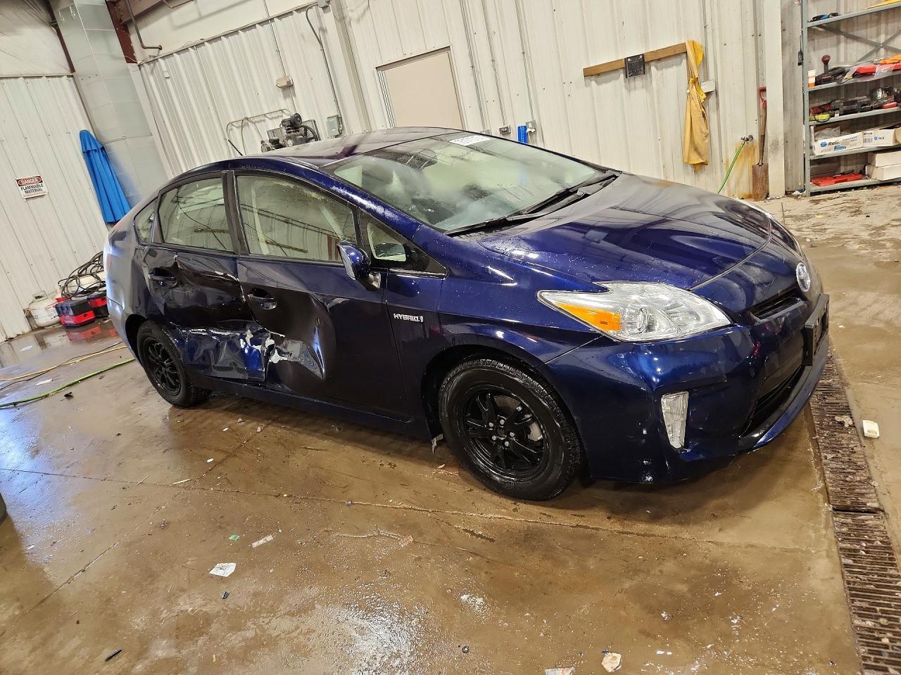 2013 Toyota Prius - Фото 4