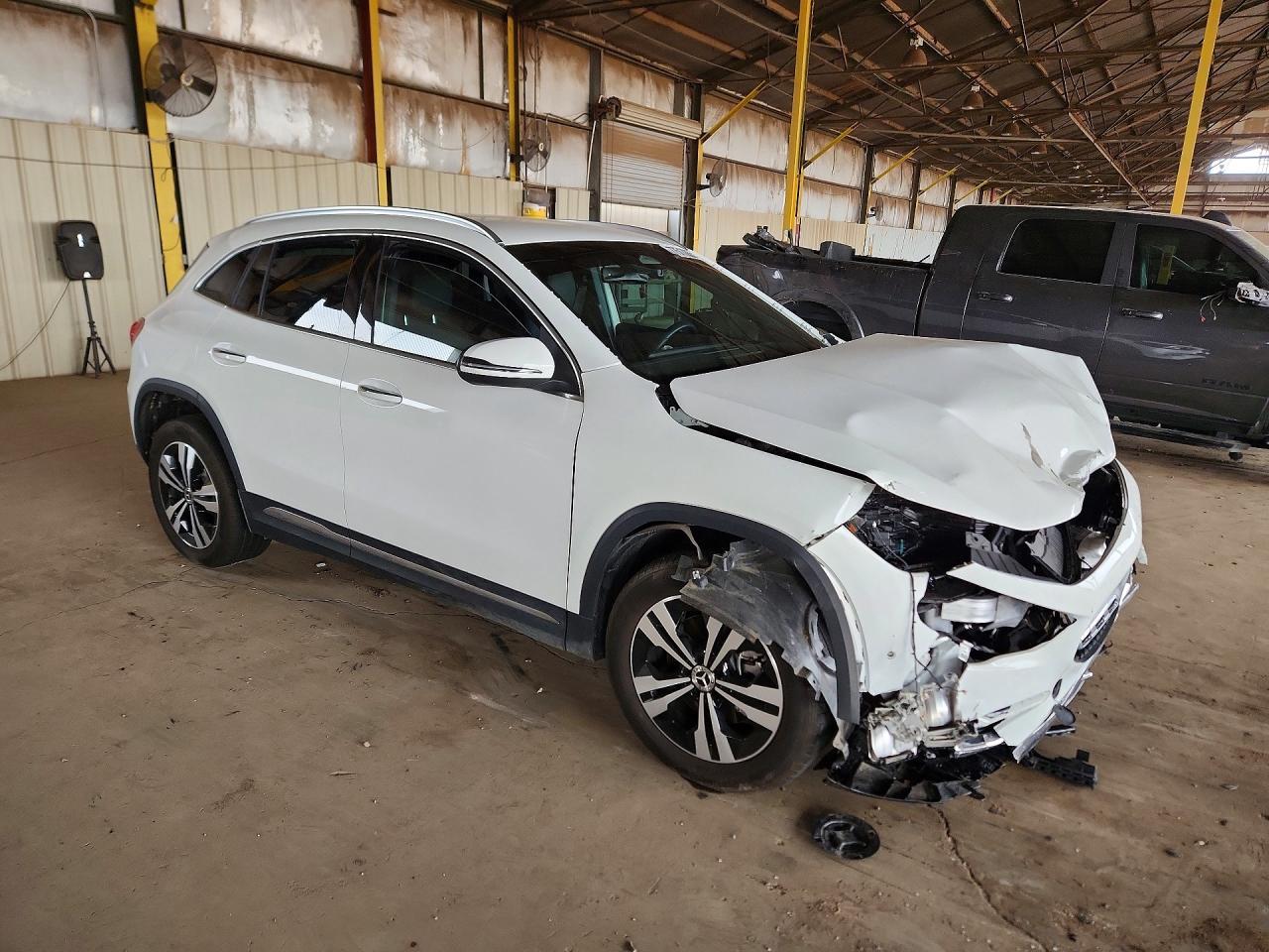 2025 Mercedes-Benz Gla 250 - Image 4