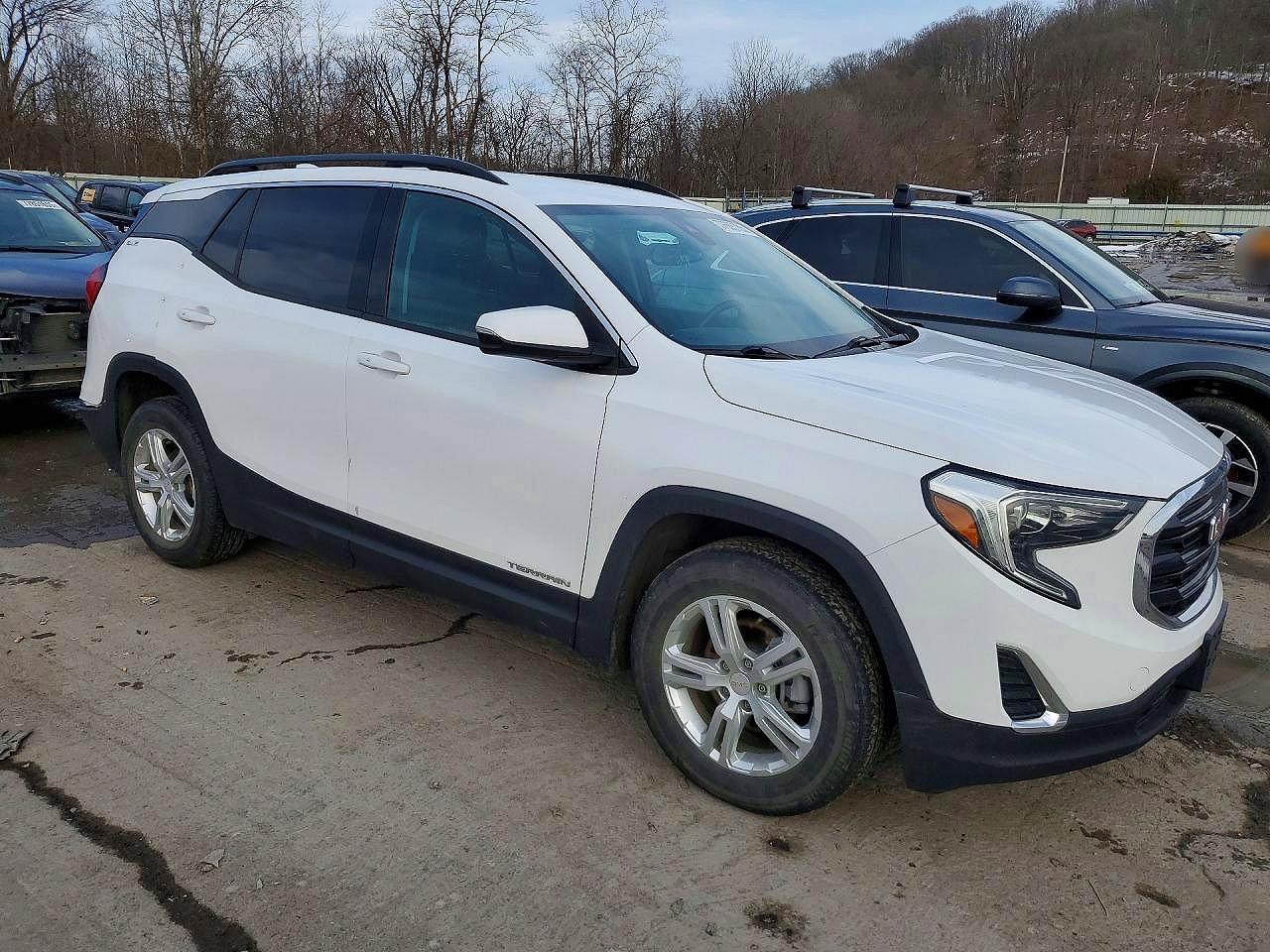 2020 GMC Terrain Sle - Image 4