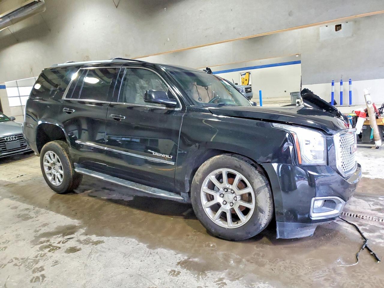 2017 GMC Yukon Denali - Image 4