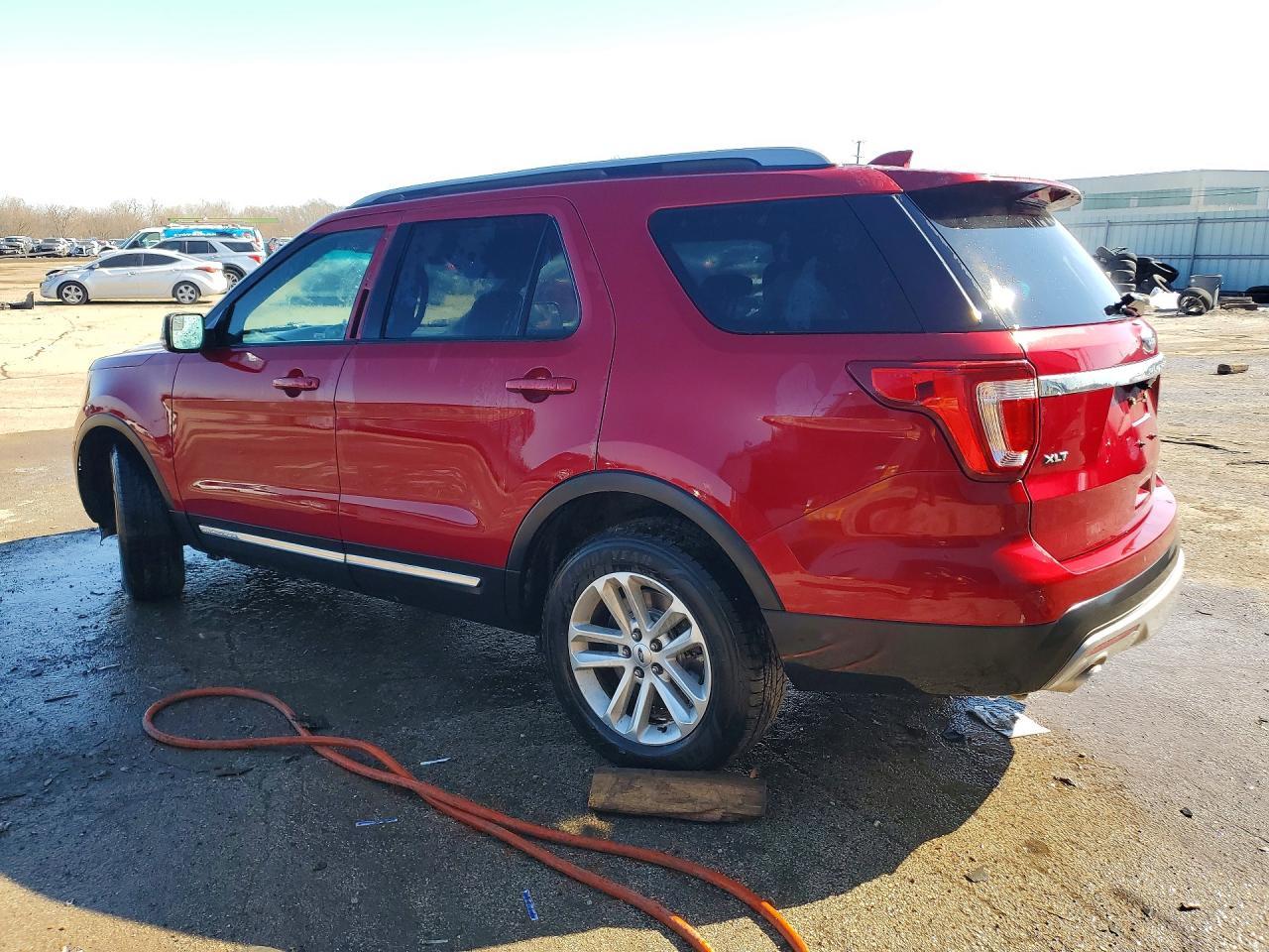 2017 Ford Explorer Xlt - Фото 2