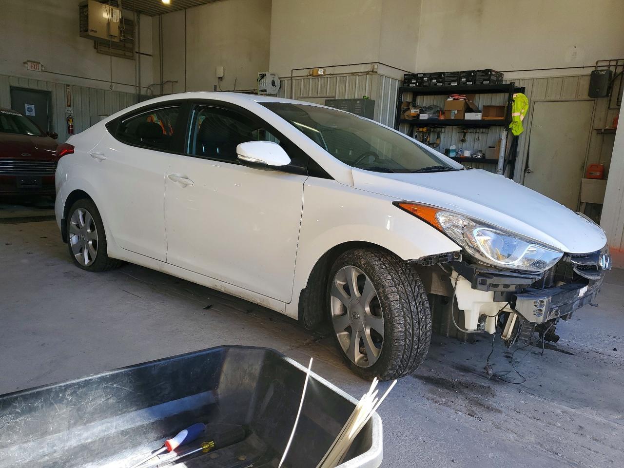 2013 Hyundai Elantra Limited - Фото 4