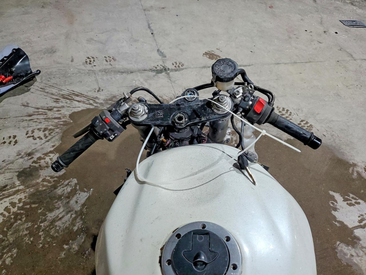 2004 Suzuki Gsx-R600 K - Фото 7