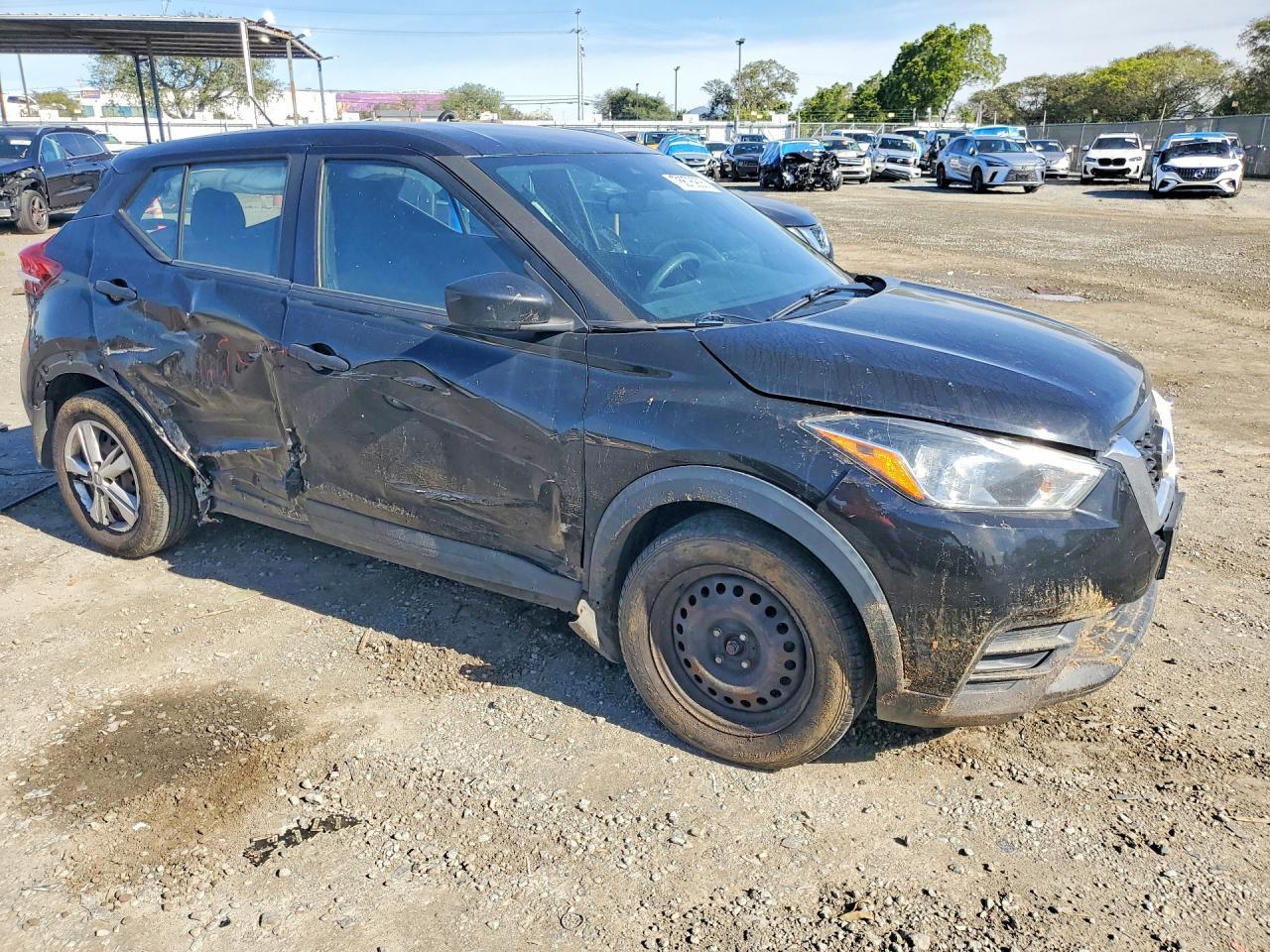 2020 Nissan Kicks S - Фото 4