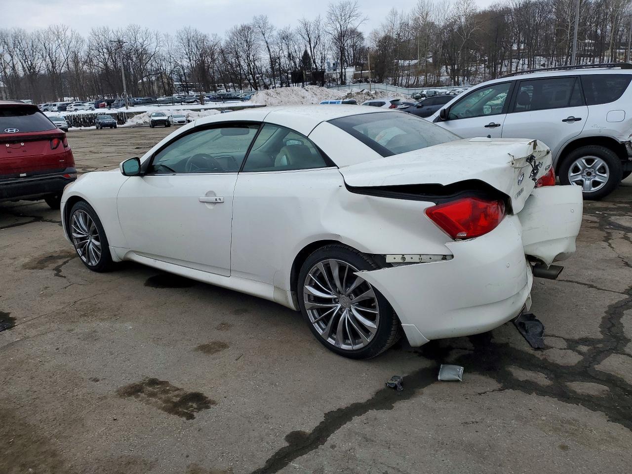 2011 Infiniti G37 Base - Фото 2