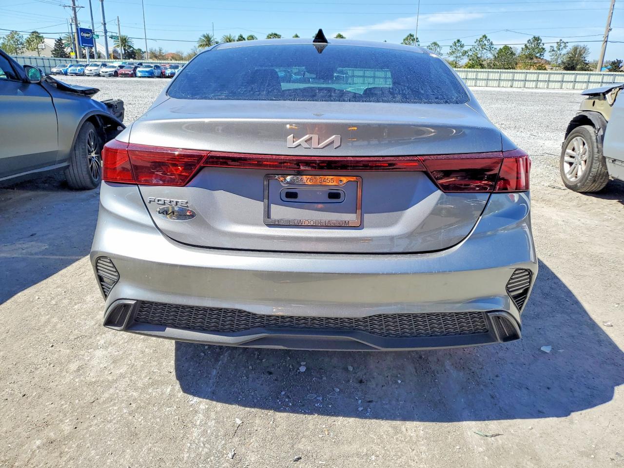2023 Kia Forte Lxs - Image 6