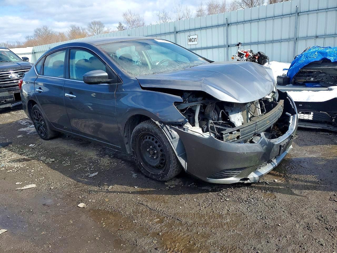 2017 Nissan Sentra S - Фото 4