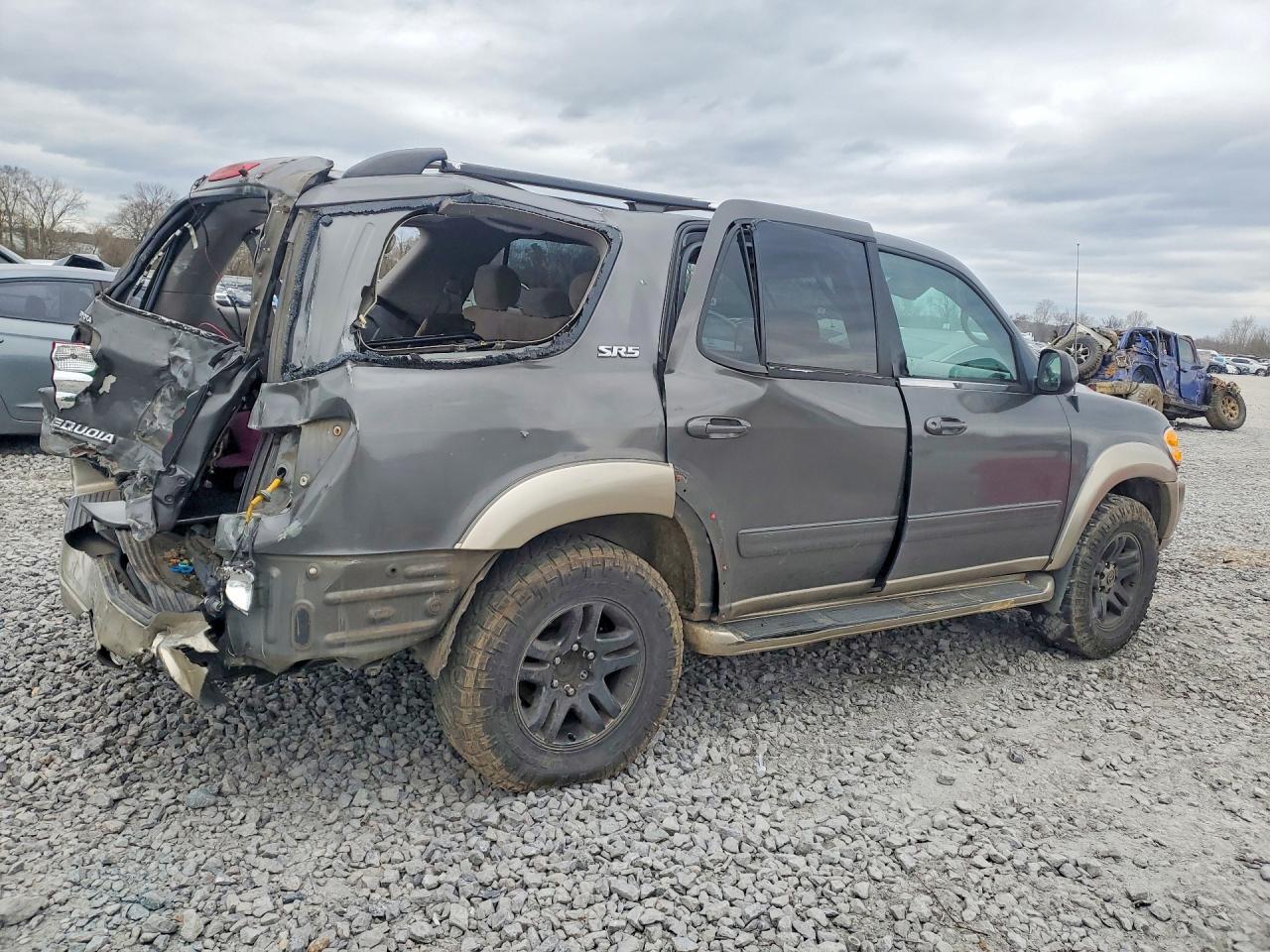 2003 Toyota Sequoia Sr5 - Image 3