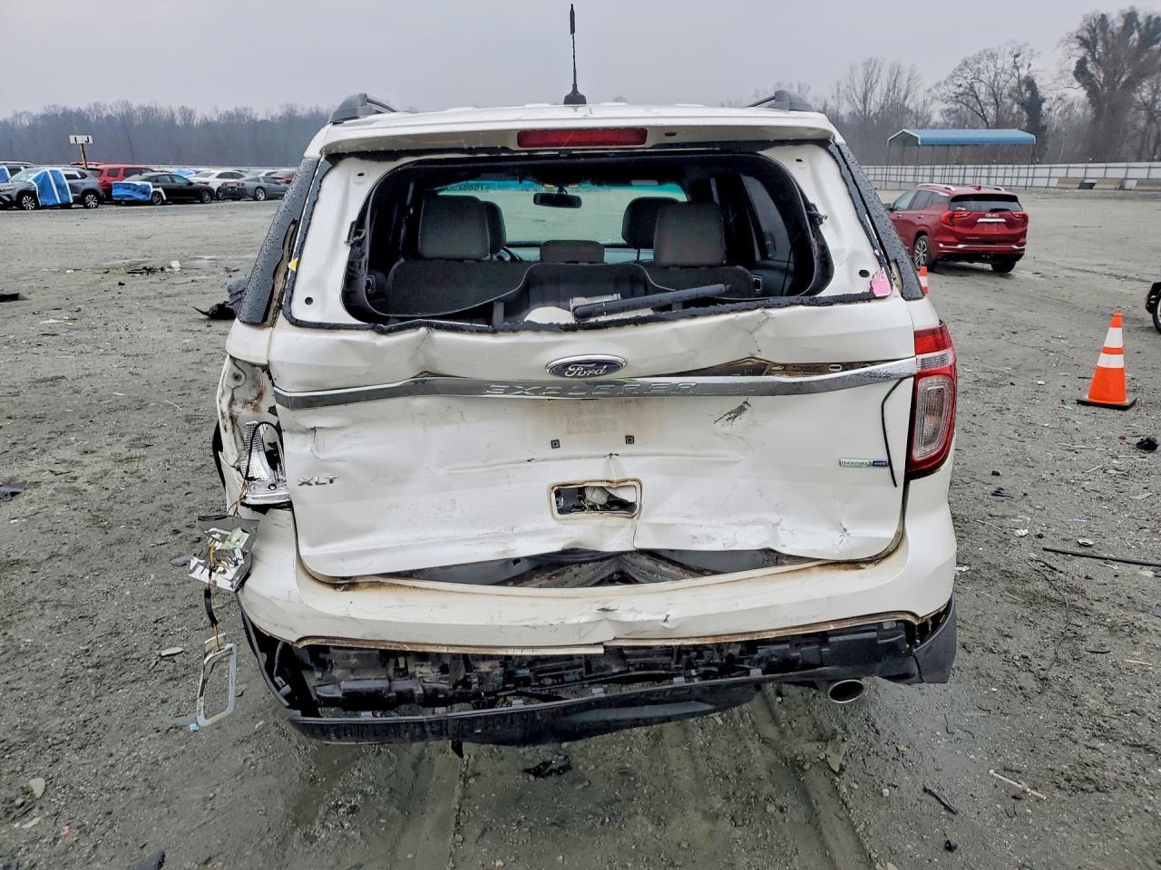 2014 Ford Explorer Xlt - Image 6