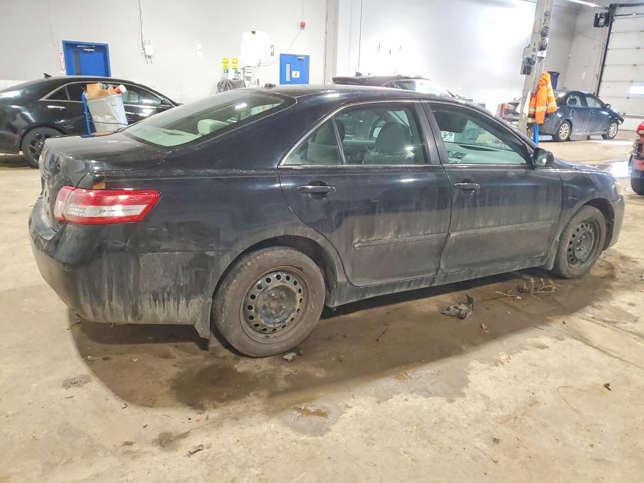 2011 Toyota Camry Base - Фото 3