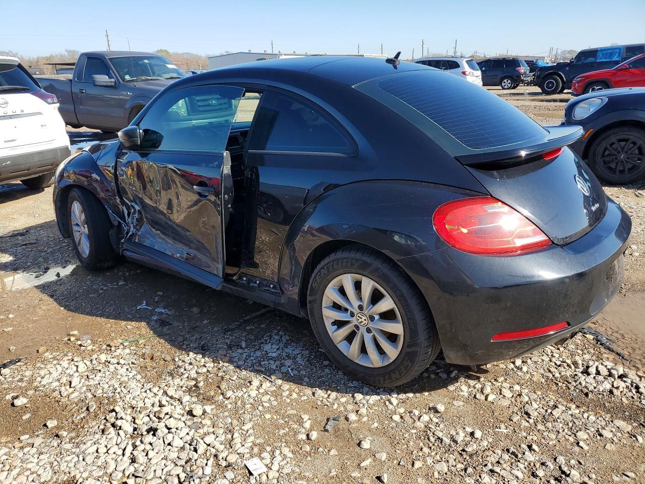 2016 Volkswagen Beetle 1.8T - Image 2