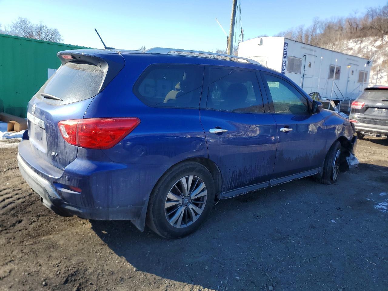 2018 Nissan Pathfinder S - Фото 3