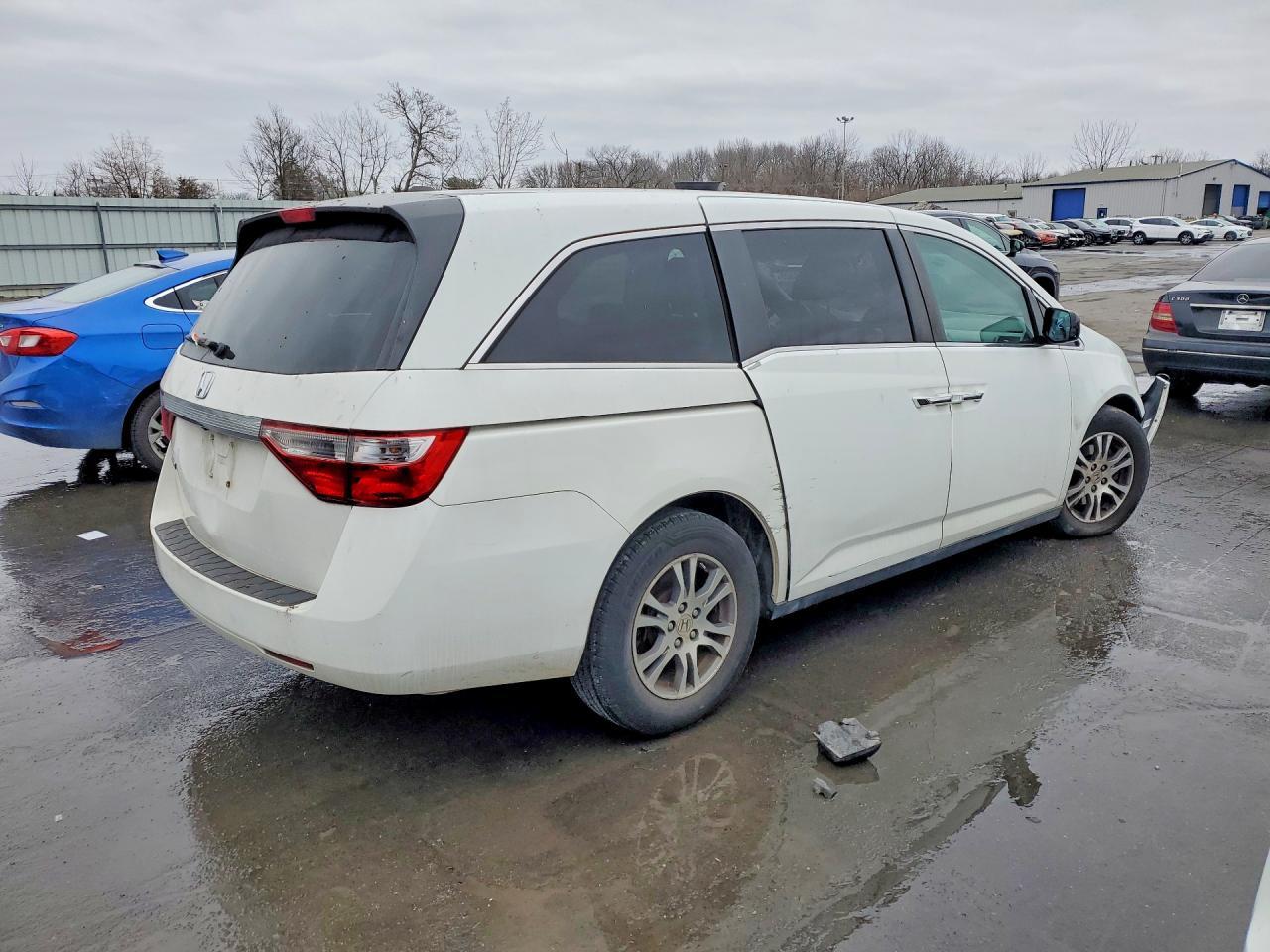 2011 Honda Odyssey Exl - Image 3