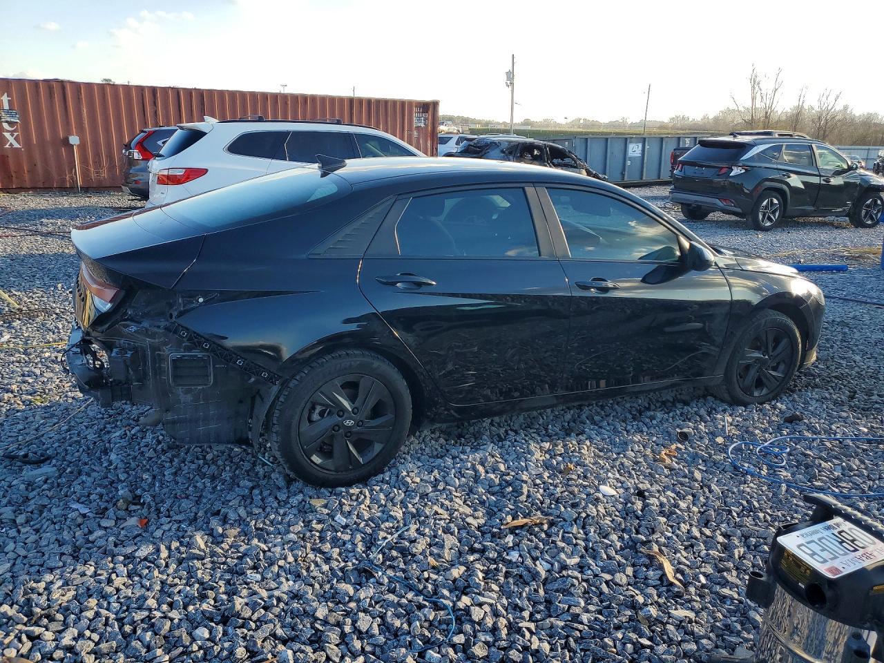 2023 Hyundai Elantra Sel - Фото 3