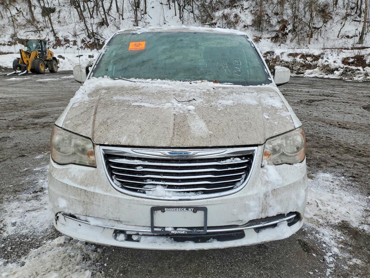 2015 Chrysler Town And C - Image 5