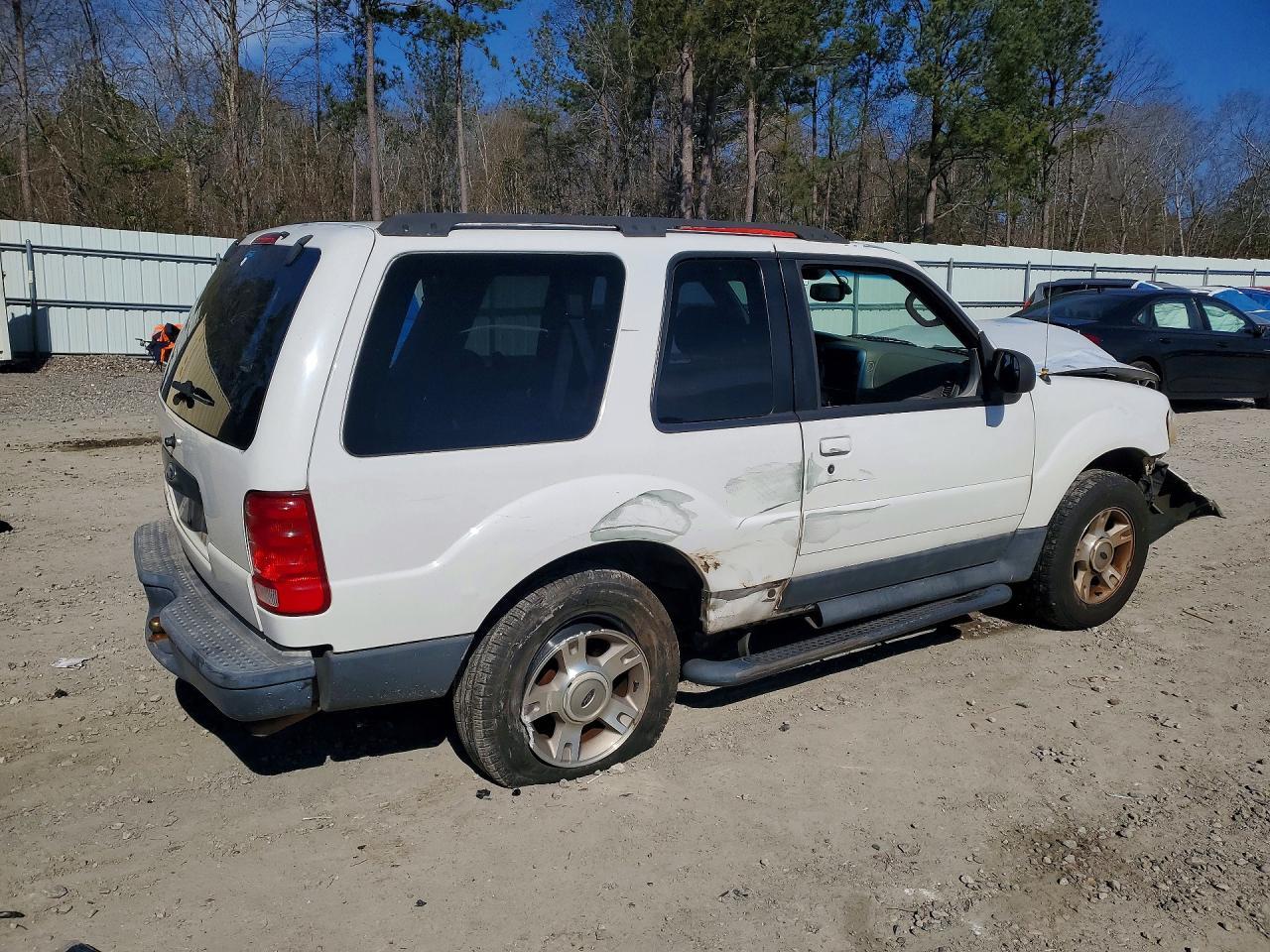 2003 Ford Explorer Sport - Image 3