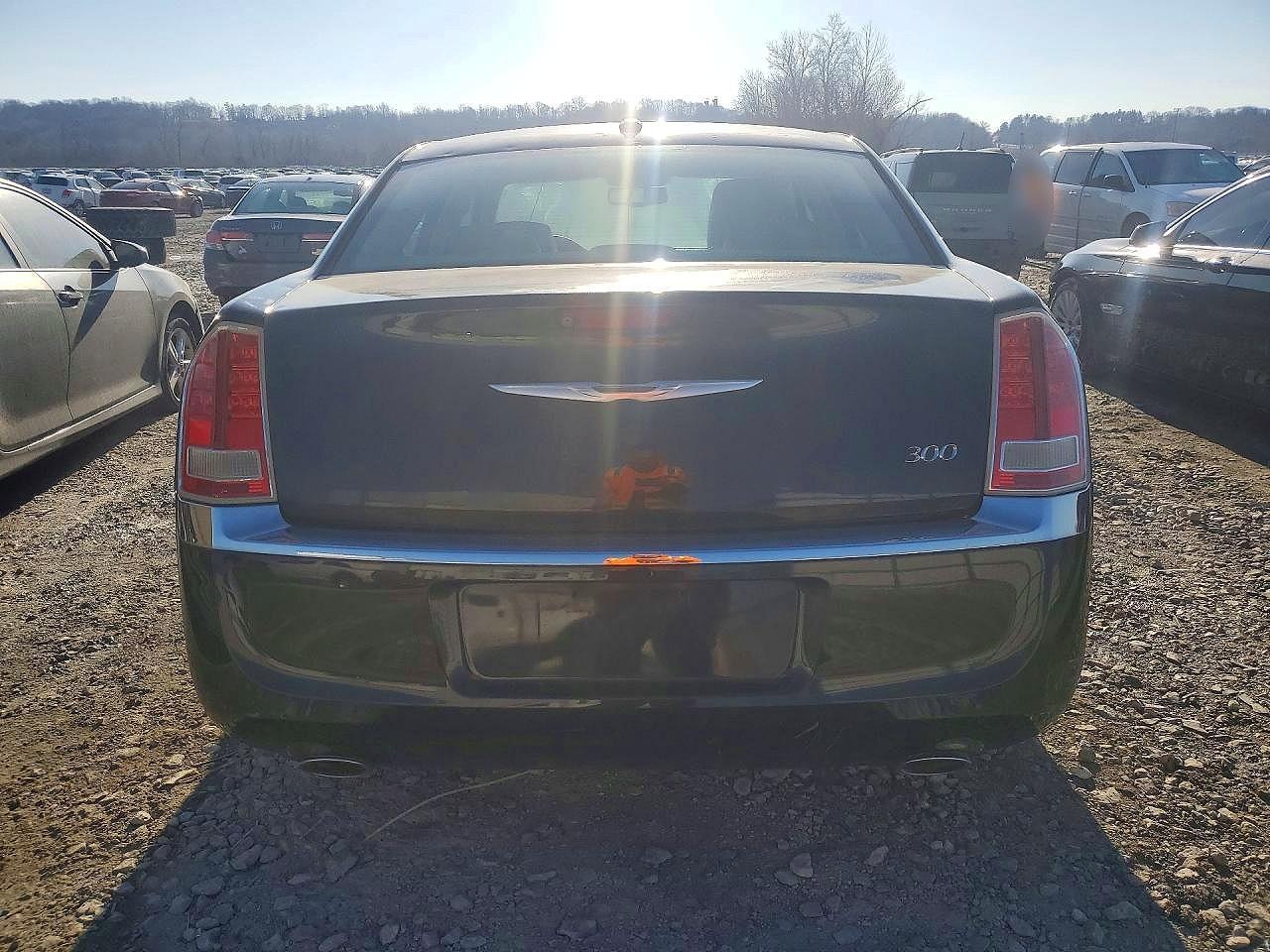 2012 Chrysler 300 Limited - Фото 6