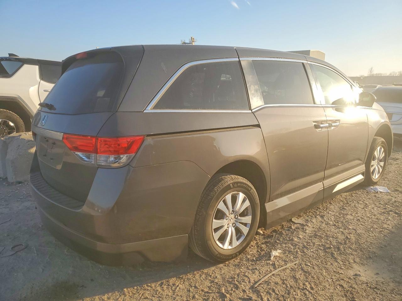 2014 Honda Odyssey Exl - Фото 3