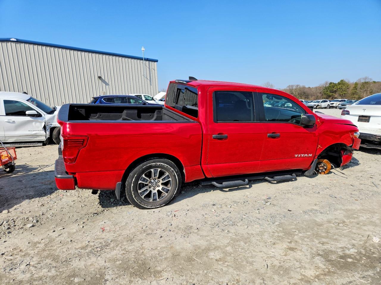 2022 Nissan Titan Sv - Фото 3