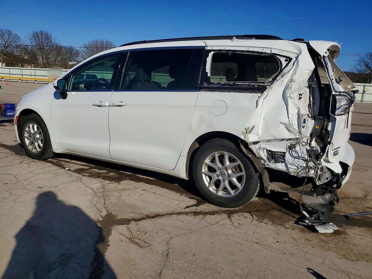 2021 Chrysler Voyager Lxi - Фото 2