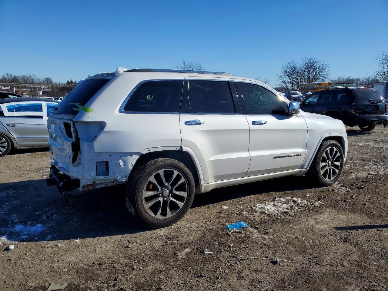 2017 Jeep Grand Cherokee Overland - Image 3