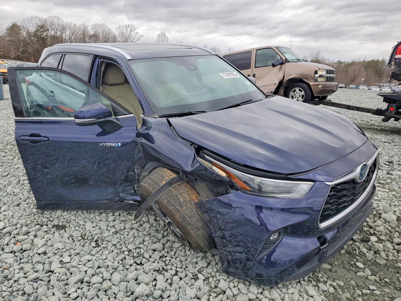 2021 Toyota Highlander Hybrid Xle - Image 4