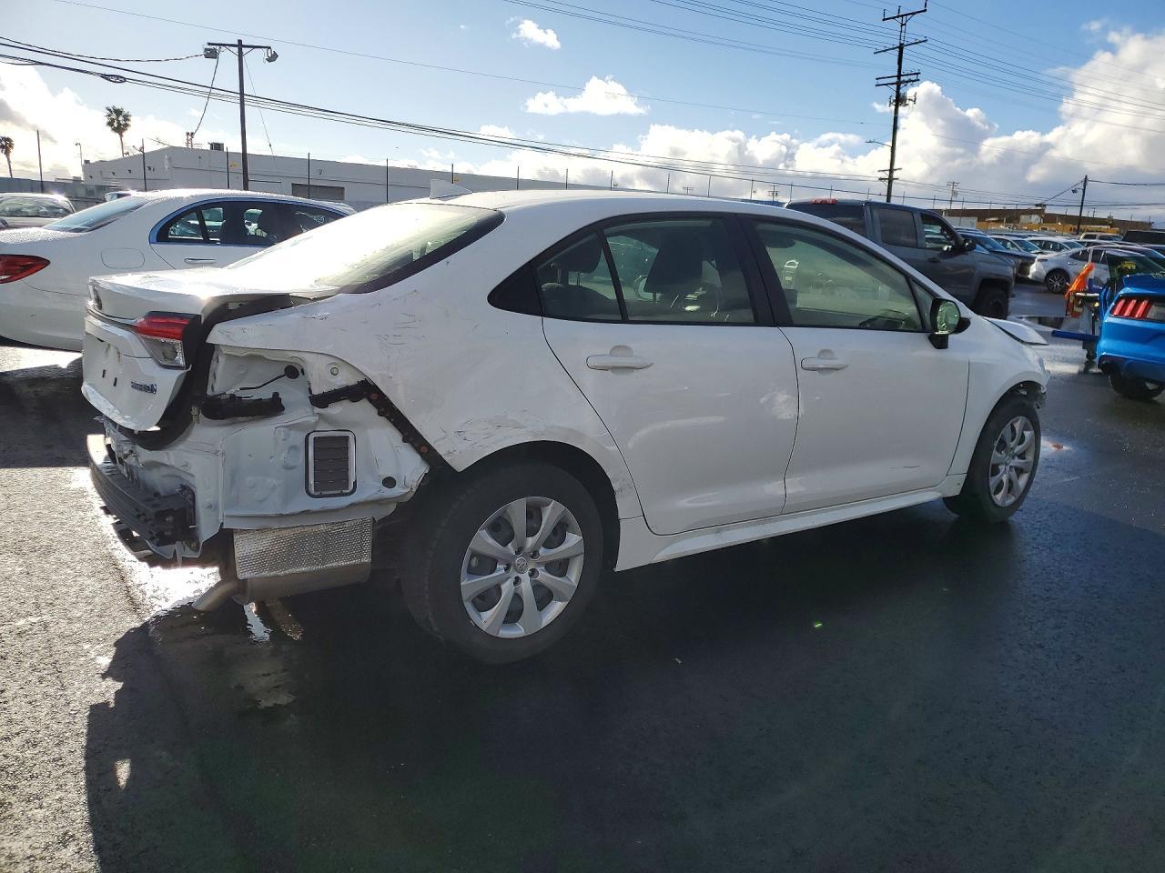 2024 Toyota Corolla Le - Image 3