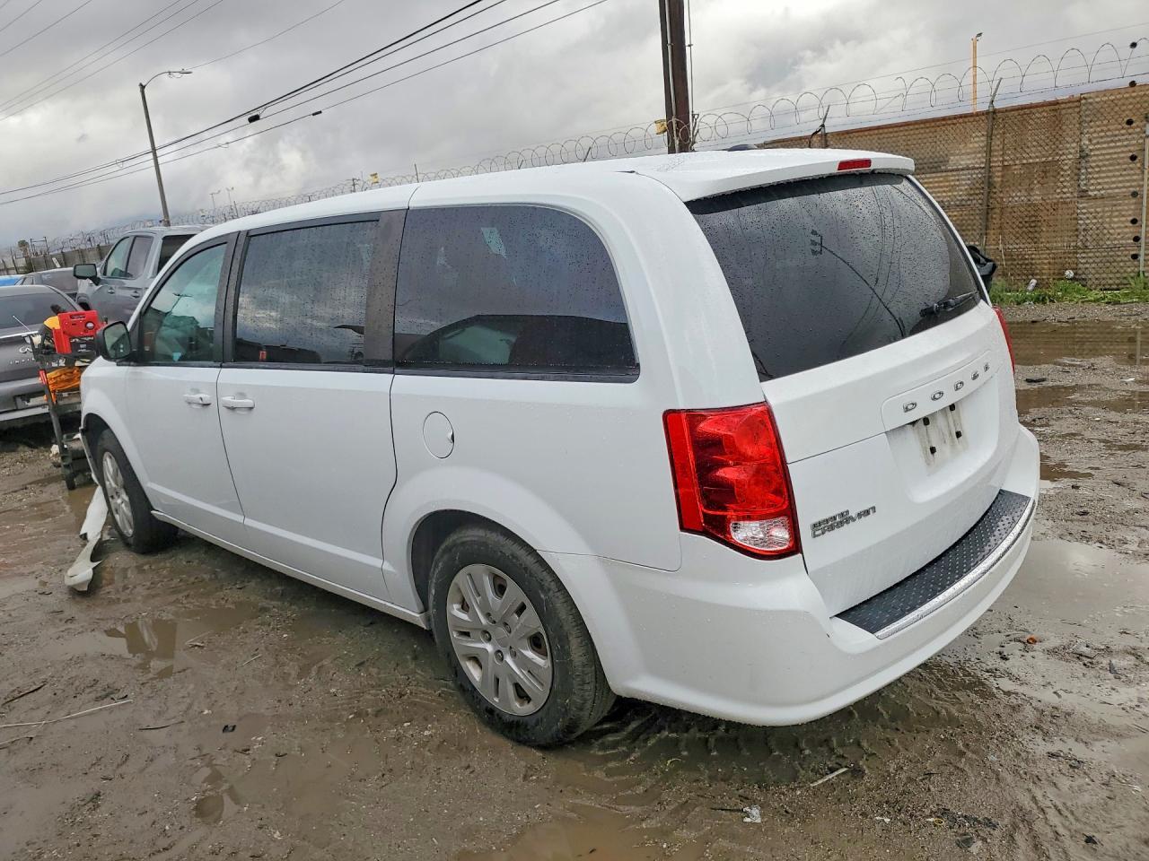 2018 Dodge Grand Caravan Se - Фото 2