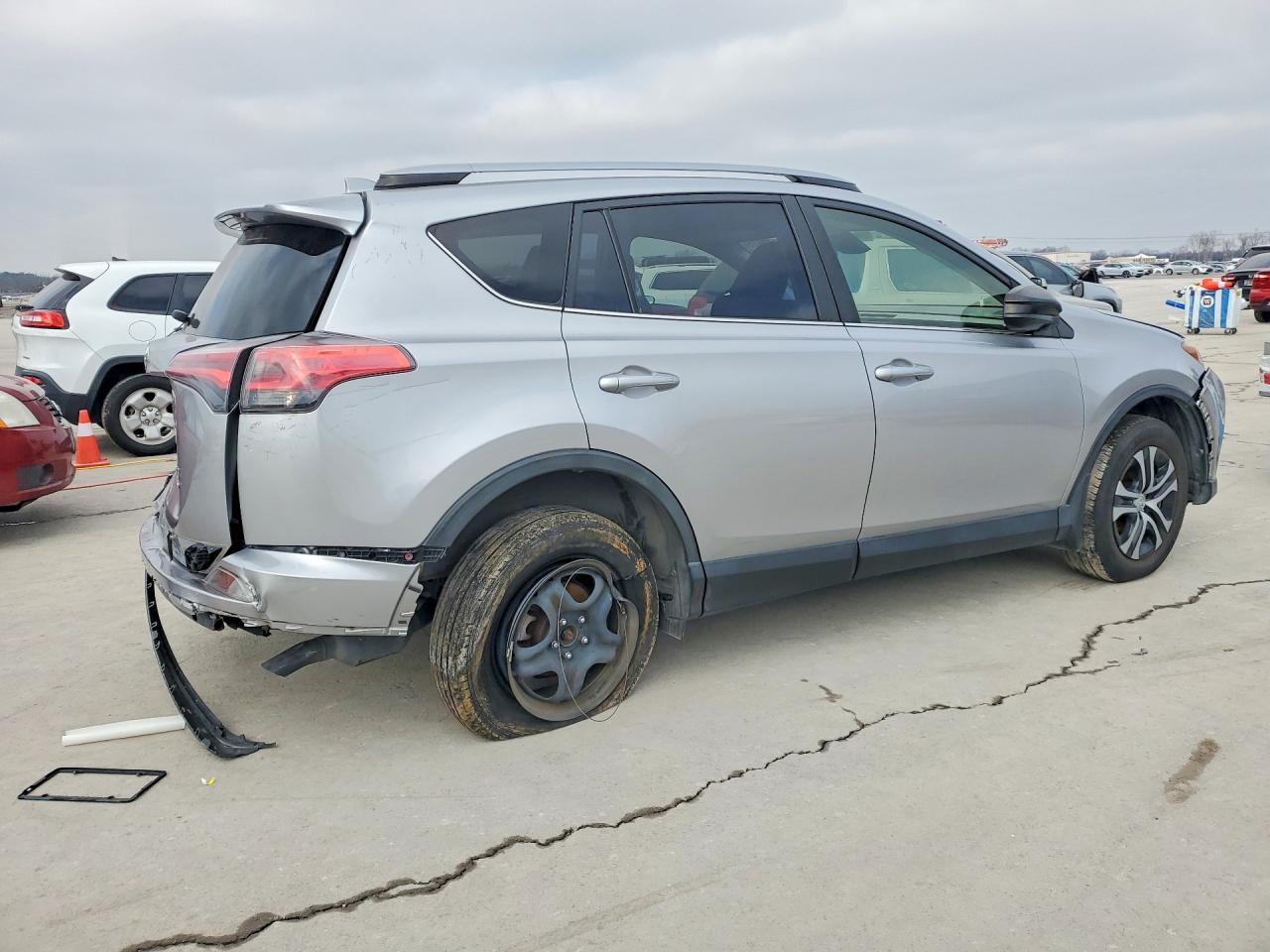 2018 Toyota Rav4 Le - Image 3