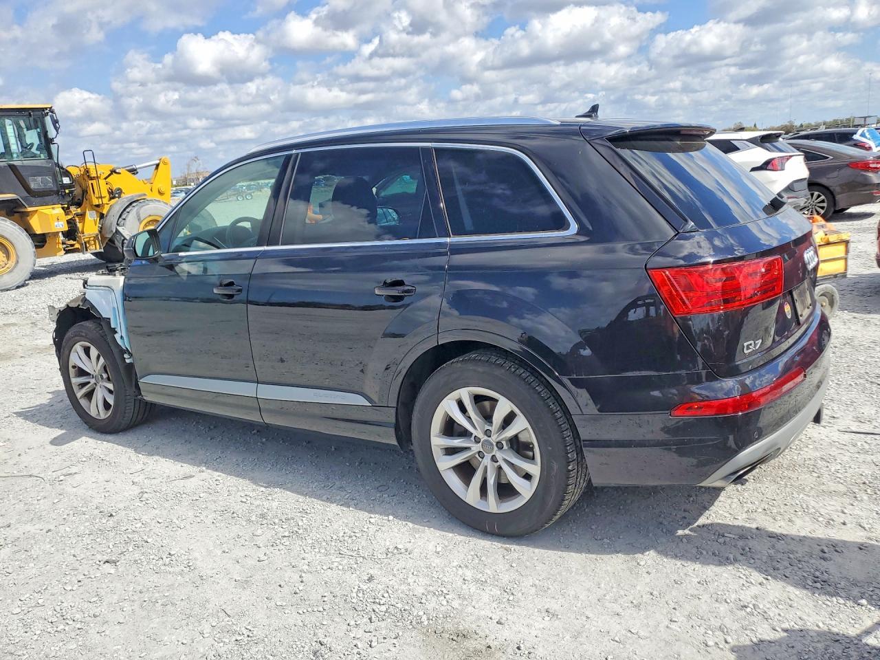 2017 Audi Q7 Premium Plus - Image 2