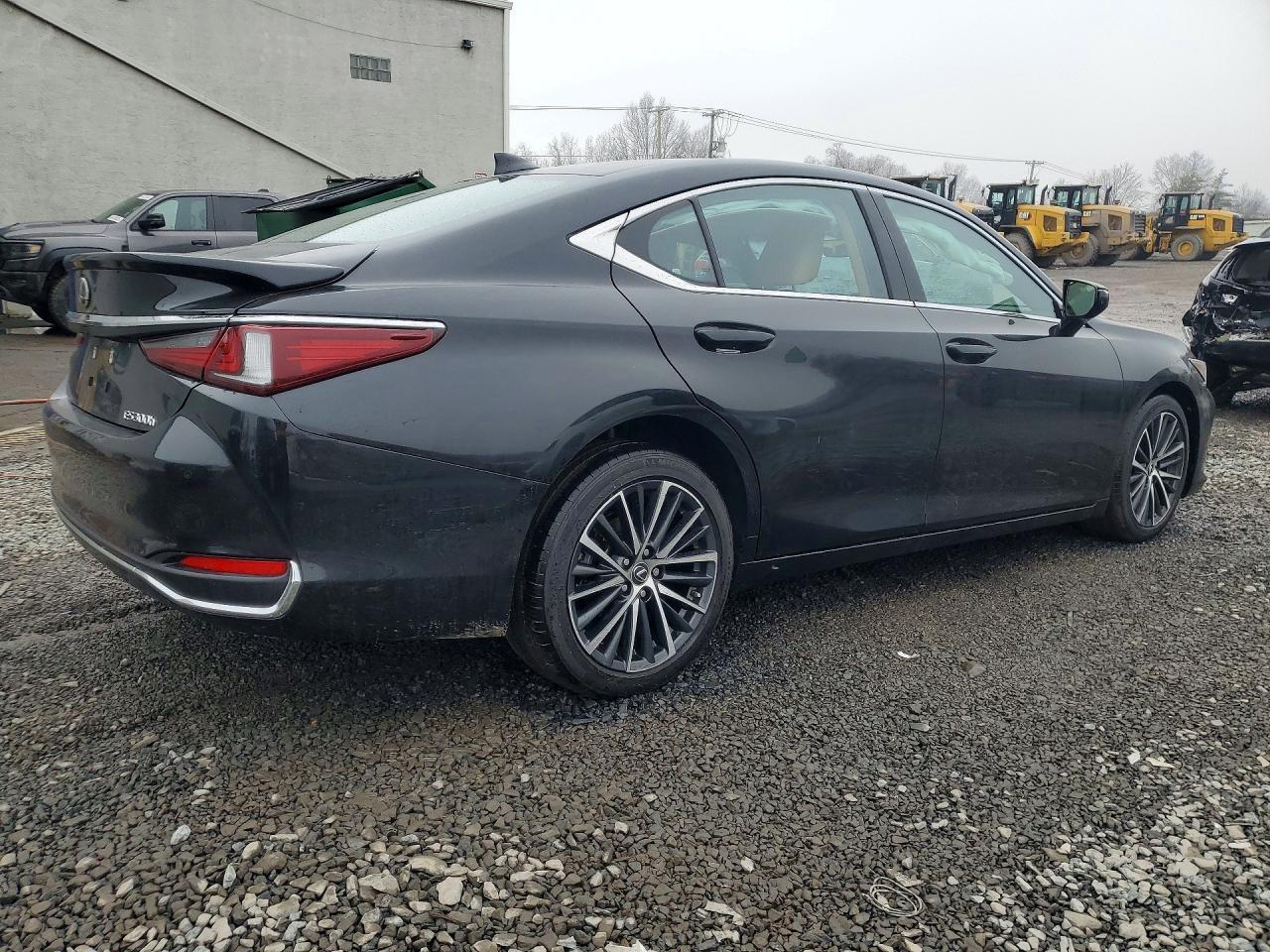 2023 Lexus Es 300H Base - Image 3
