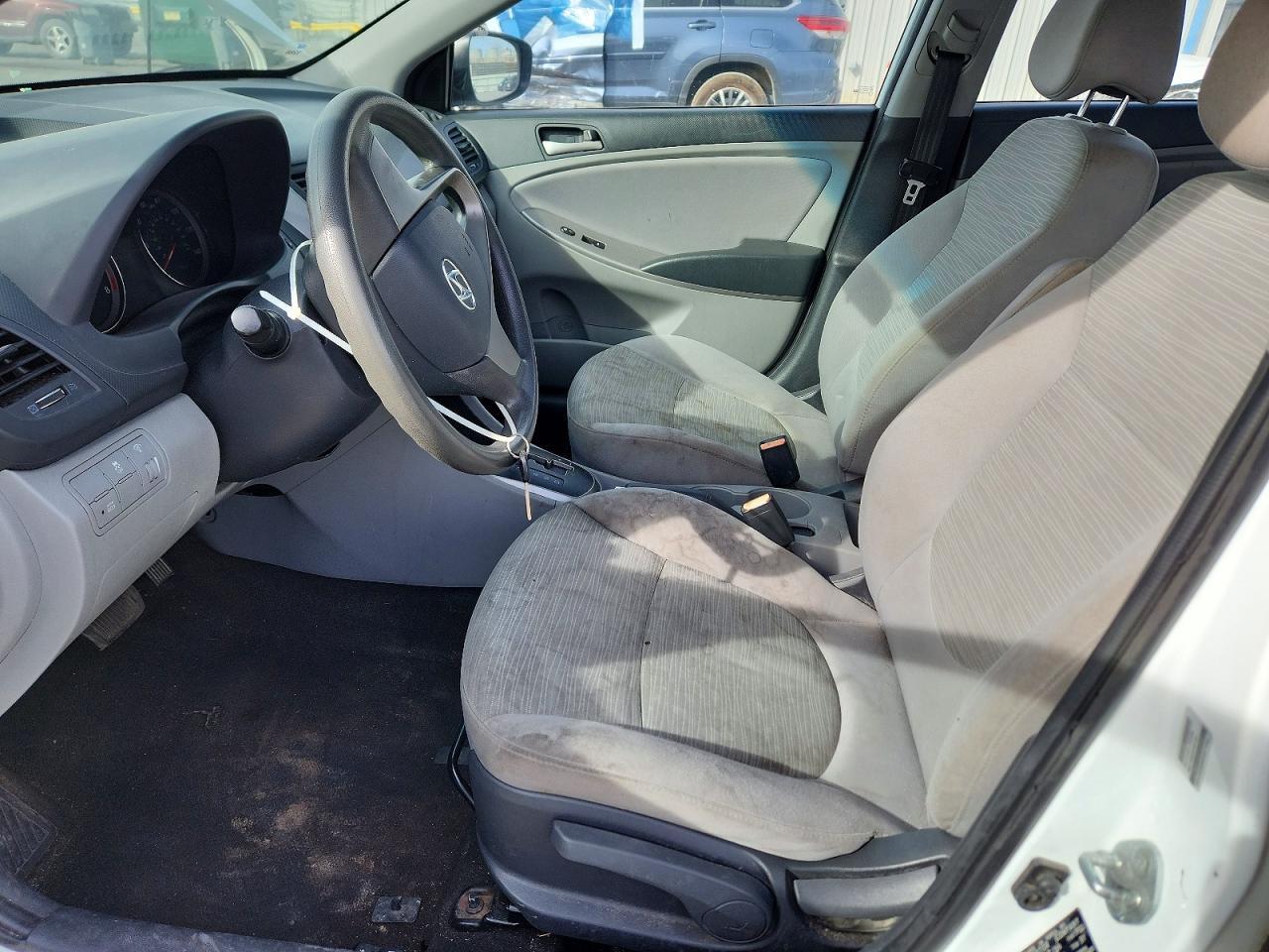 2016 Hyundai Accent Se - Фото 7