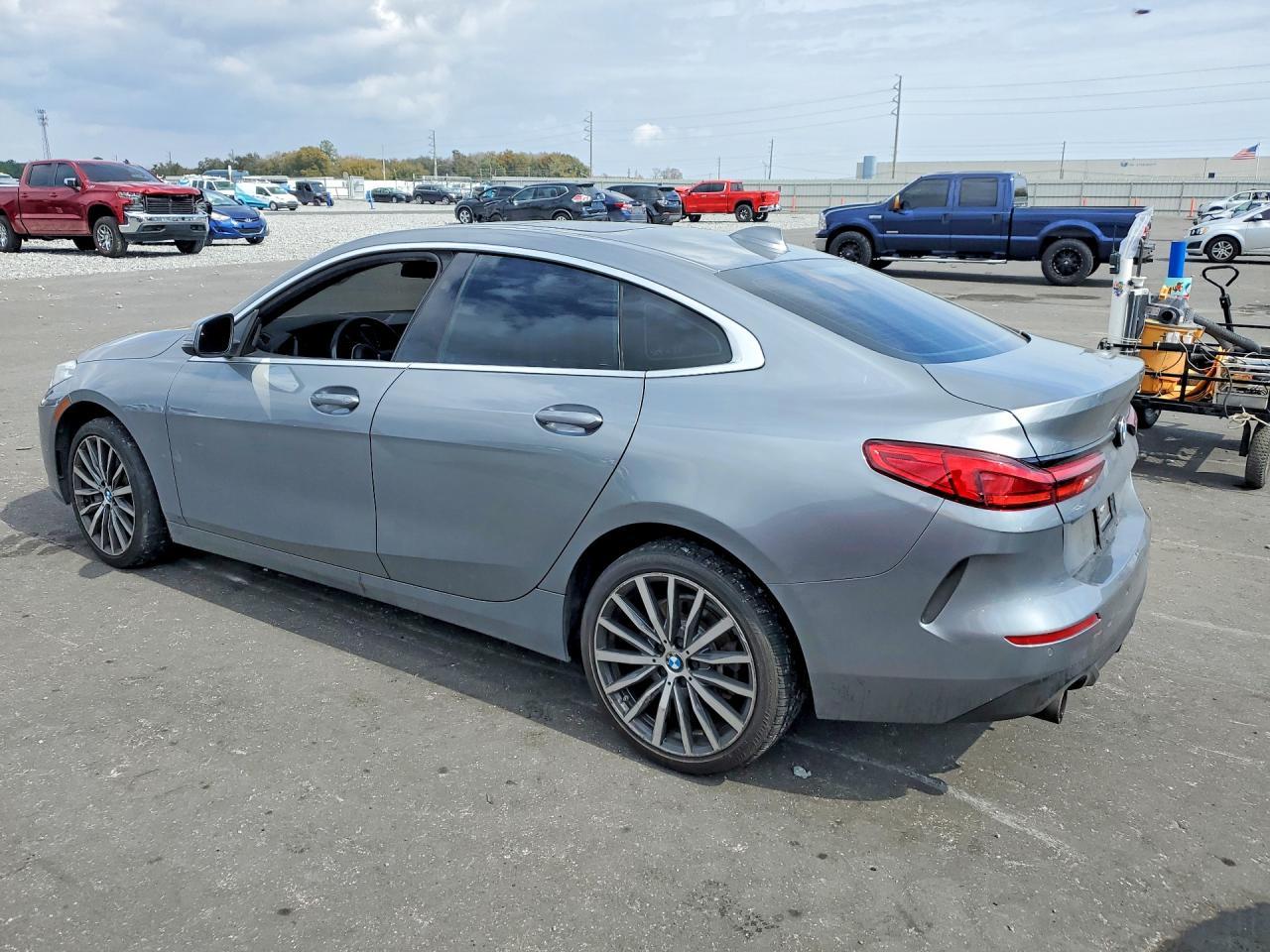 2022 BMW 228I - Фото 2