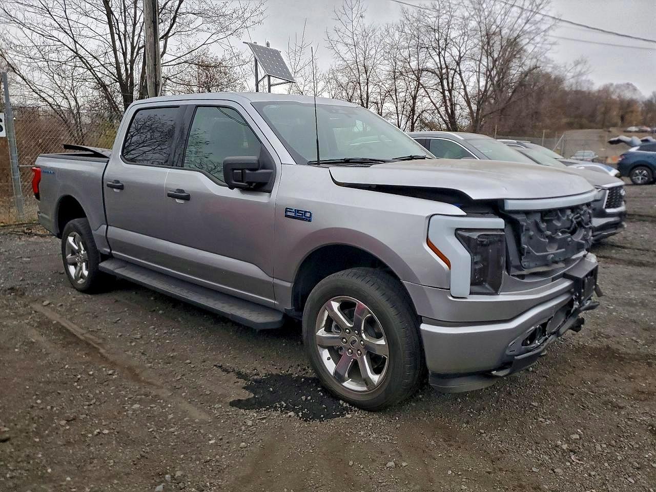 2024 Ford F150 Lightning Xlt - Image 4