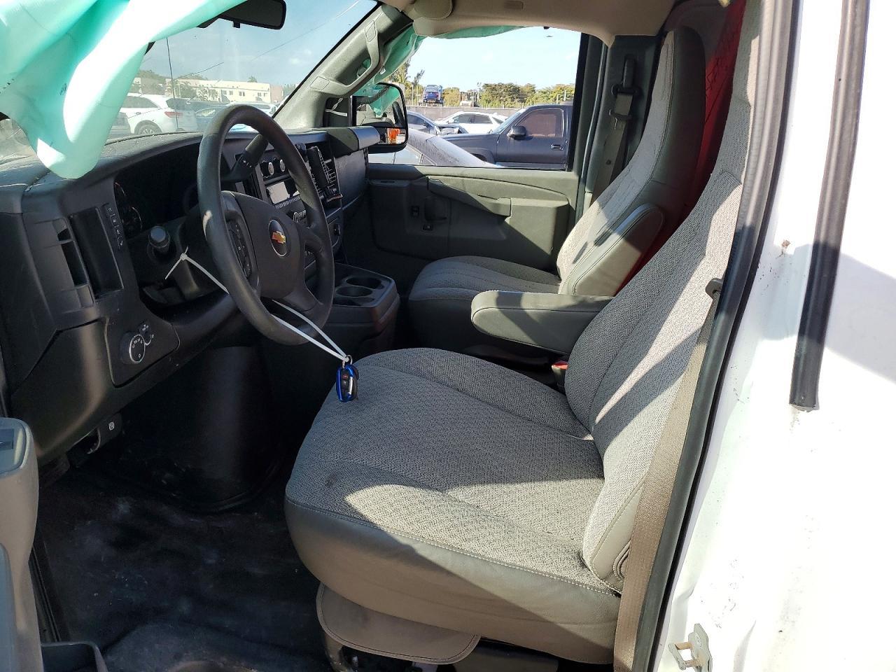 2019 Chevrolet Express G2500 Utility / Service Van - Фото 7