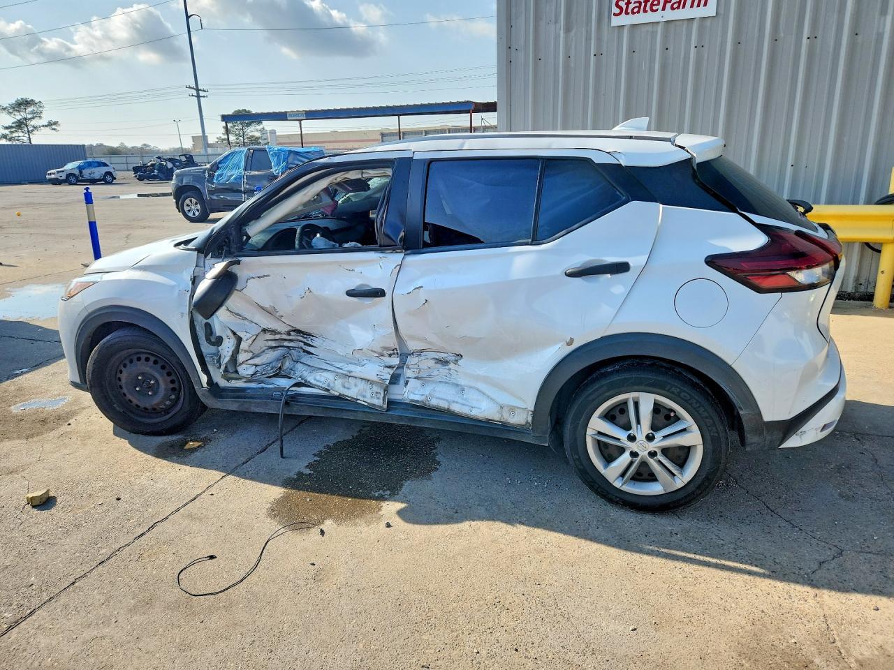 2021 Nissan Kicks S - Image 2
