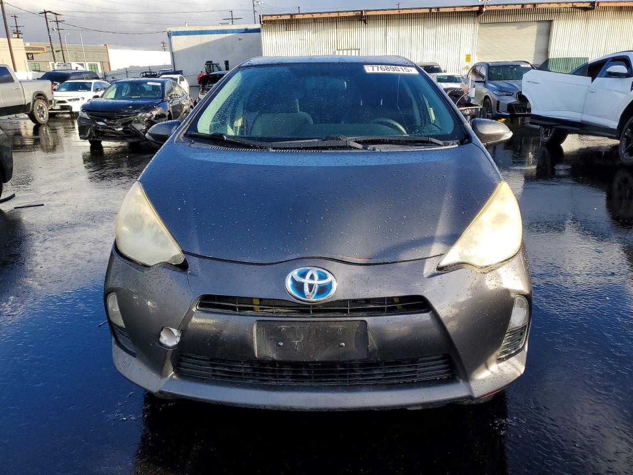 2013 Toyota Prius C - Фото 5