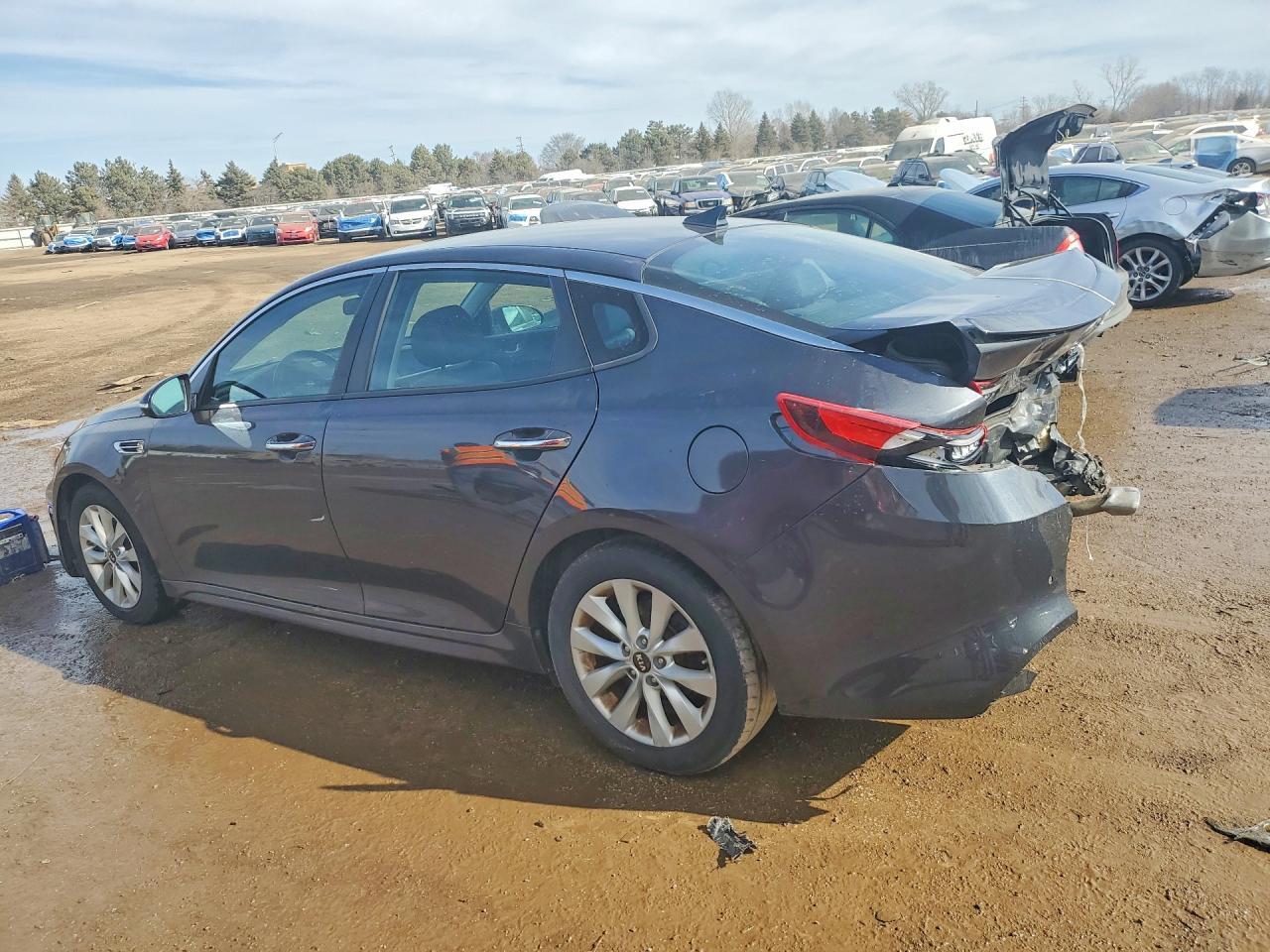 2018 Kia Optima S - Фото 2
