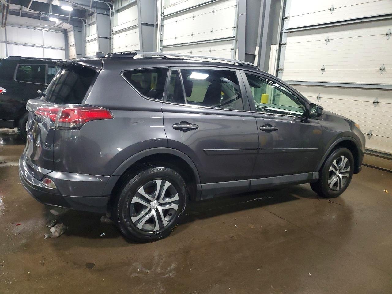 2017 Toyota Rav4 Le - Image 3