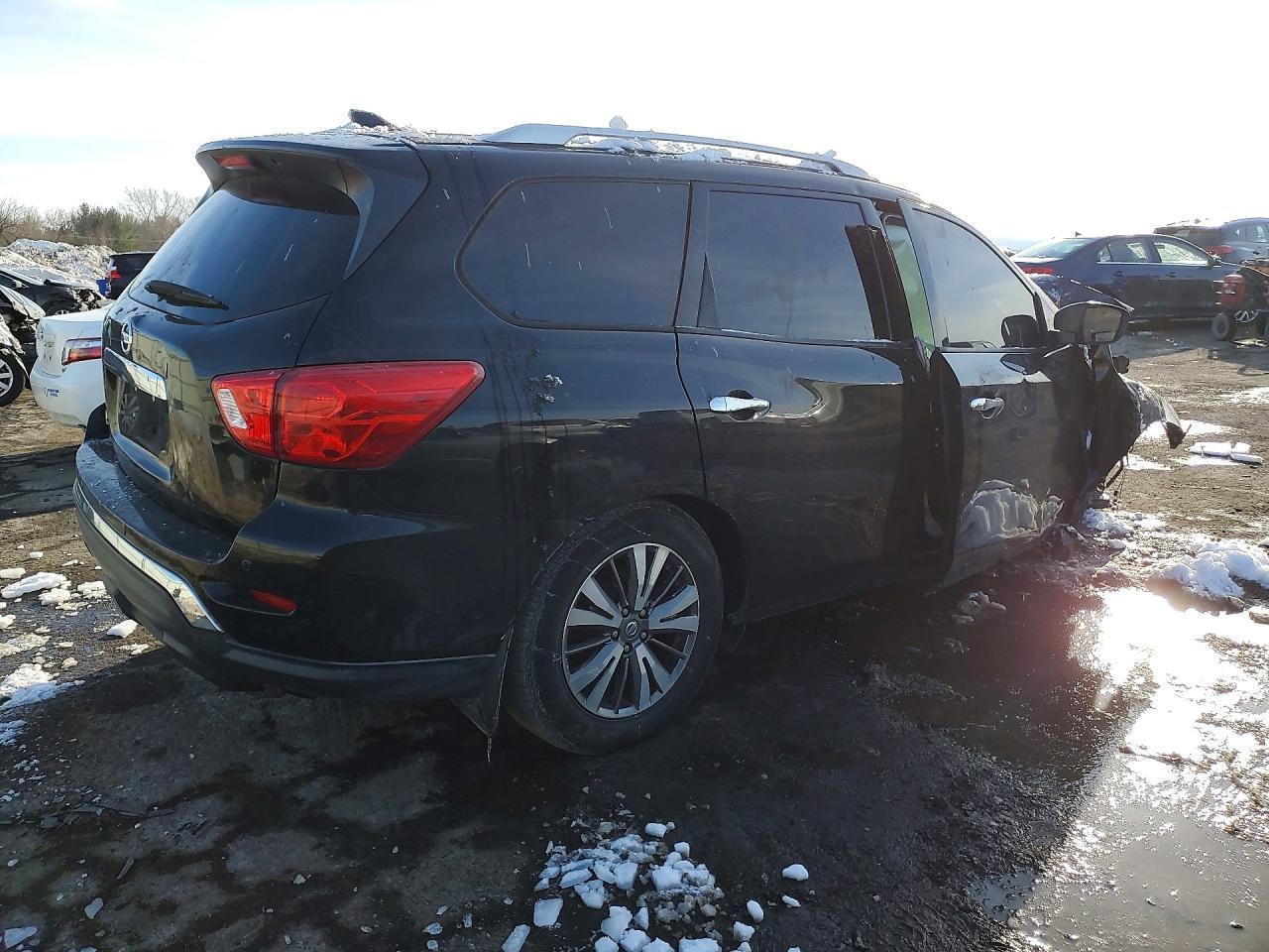 2019 Nissan Pathfinder S - Фото 3