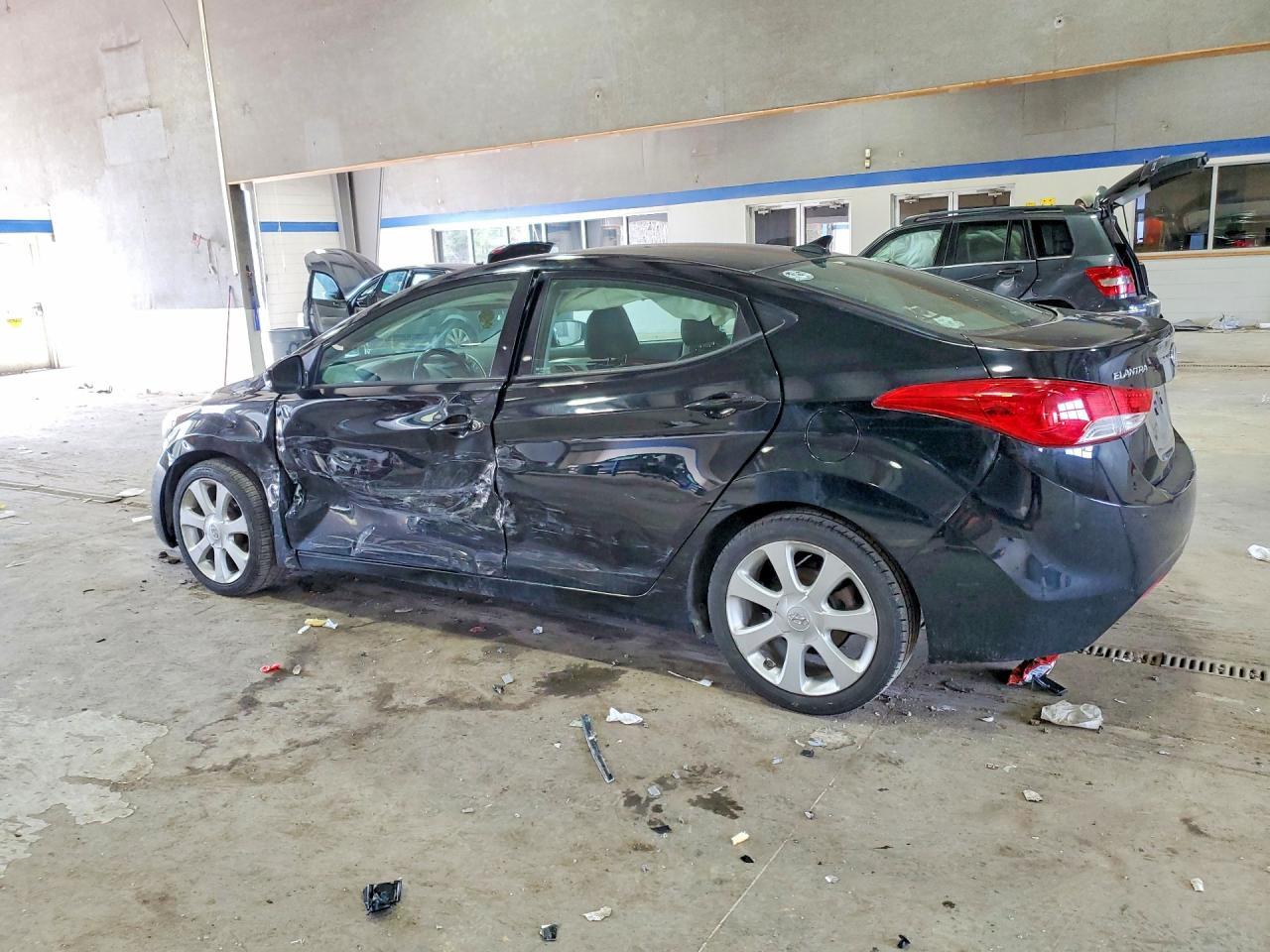 2013 Hyundai Elantra Limited - Фото 2