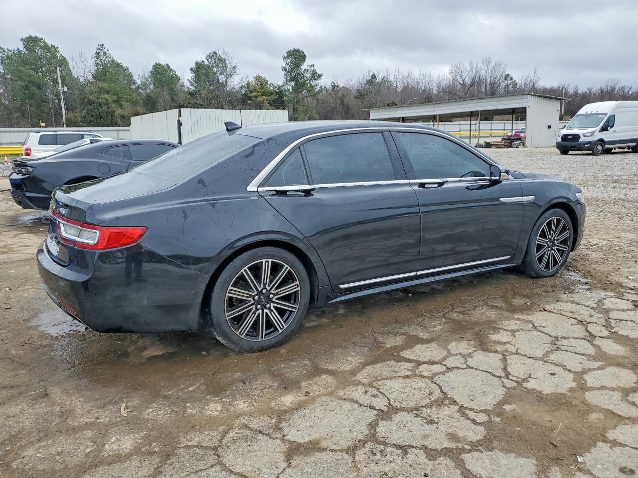 2018 Lincoln Continental Reserve - Image 3
