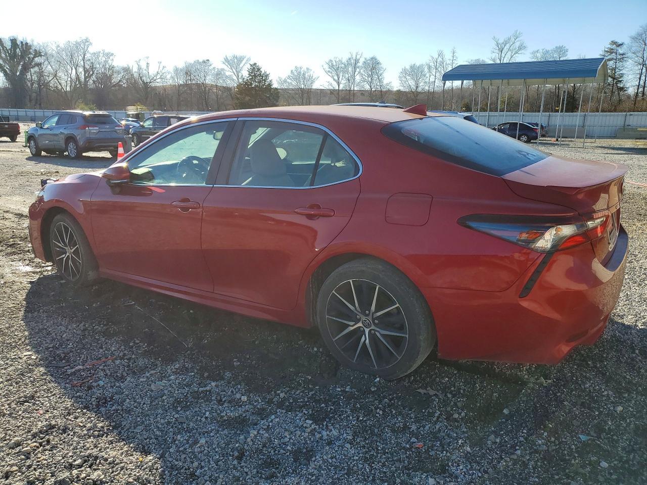 2021 Toyota Camry Se - Фото 2