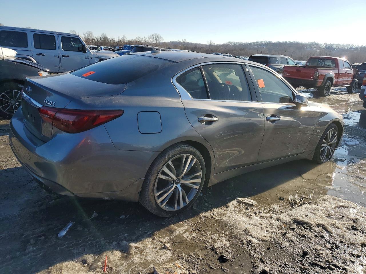 2018 Infiniti Q50 Luxe - Фото 3