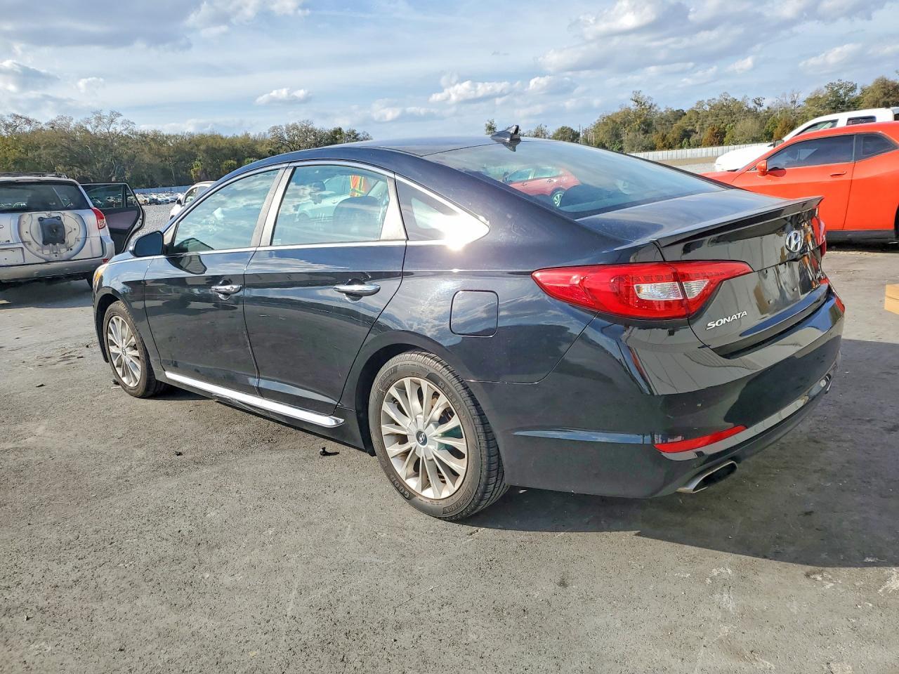 2015 Hyundai Sonata Sport - Фото 2