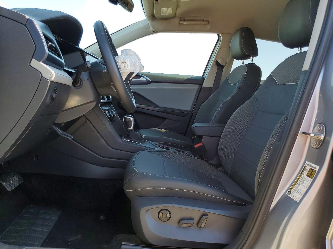 2024 Volkswagen Taos Se - Image 7