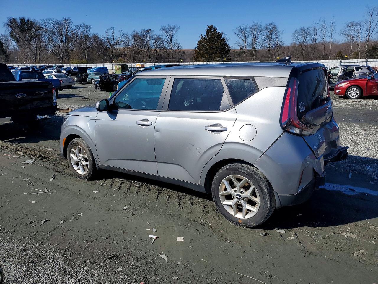 2024 Kia Soul Lx - Image 2