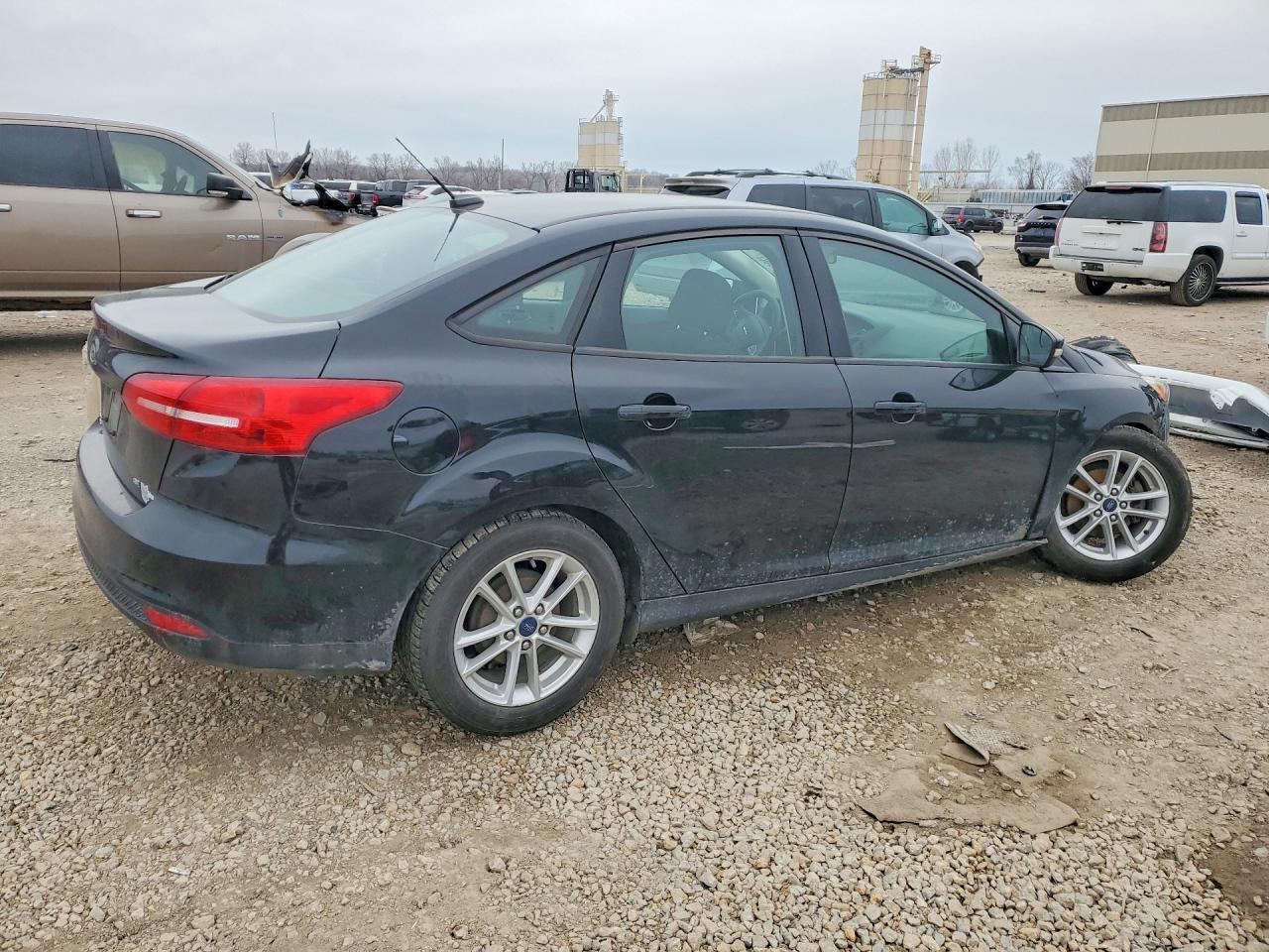 2017 Ford Focus Se - Image 3